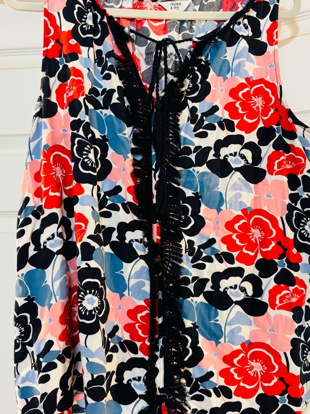 crown & ivy Floral Tie-Front top Red,Blue, Pink Large